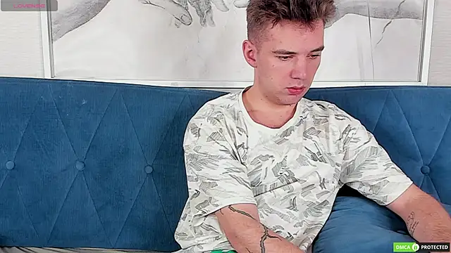 Snapshot of ArthurWhitee chatting on 03.07.25 ArthurWhitee online show from 03.07.25