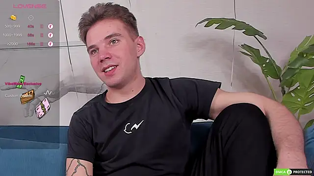 Snapshot of ArthurWhitee chatting on 03.10.25 ArthurWhitee online show from 03.10.25