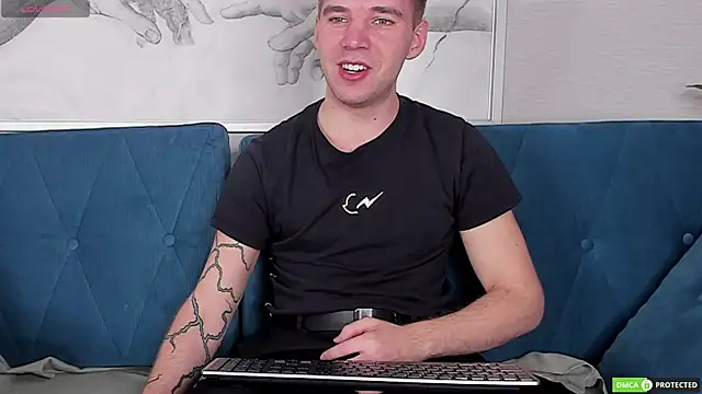 Snapshot of ArthurWhitee chatting on 03.11.25 ArthurWhitee online show from 03.11.25