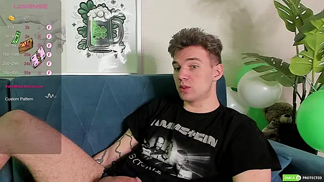 Snapshot of ArthurWhitee chatting on 03.14.25 ArthurWhitee online show from 03.14.25