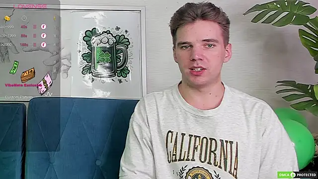 Snapshot of ArthurWhitee chatting on 03.18.25 ArthurWhitee online show from 03.18.25