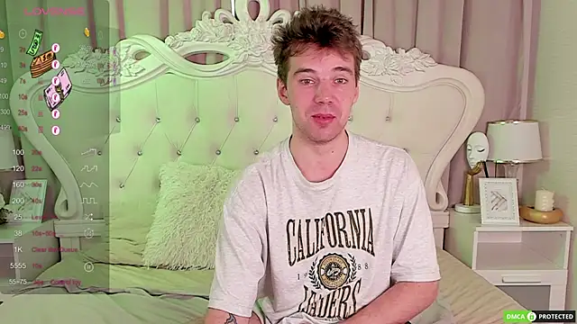 Snapshot of ArthurWhitee chatting on 09.21.25 ArthurWhitee online show from 09.21.25