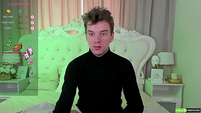 Snapshot of ArthurWhitee chatting on 09.26.25 ArthurWhitee online show from 09.26.25