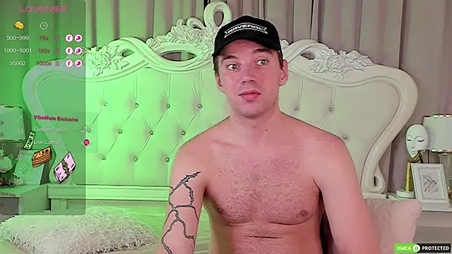 Snapshot of ArthurWhitee chatting on 10.12.25 ArthurWhitee online show from 10.12.25