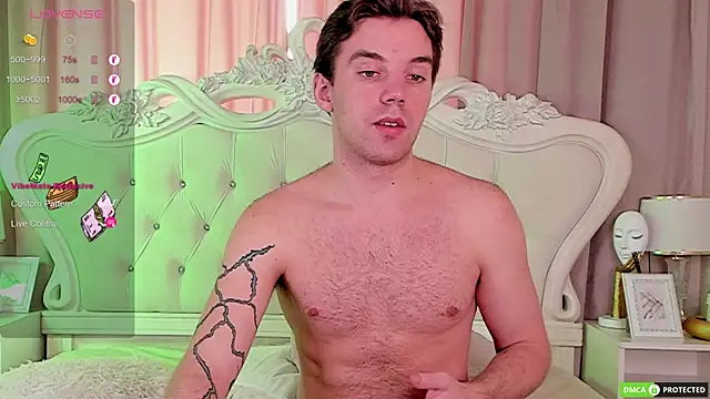 Snapshot of ArthurWhitee chatting on 10.13.25 ArthurWhitee online show from 10.13.25