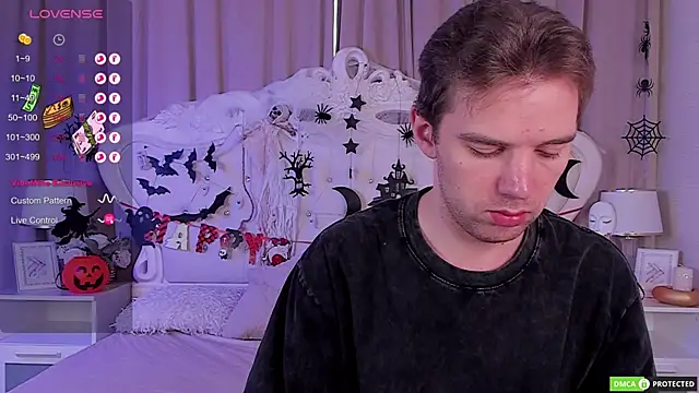 Snapshot of ArthurWhitee chatting on 10.15.25 ArthurWhitee online show from 10.15.25