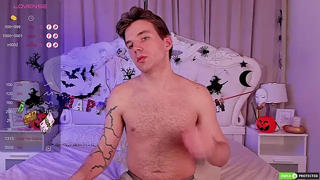 Snapshot of ArthurWhitee chatting on 10.17.25 ArthurWhitee online show from 10.17.25