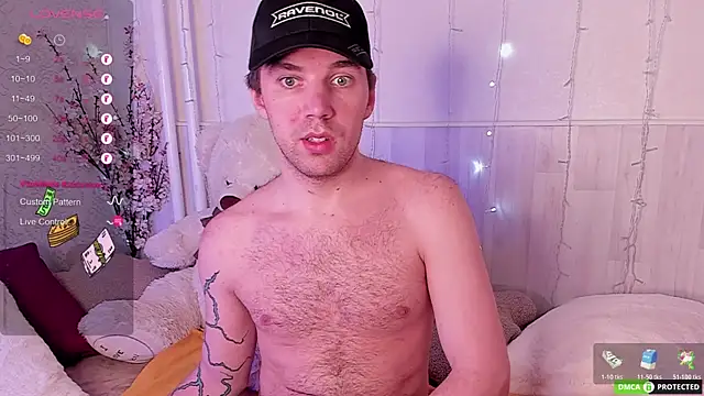 Snapshot of ArthurWhitee chatting on 11.05.25 ArthurWhitee online show from 11.05.25