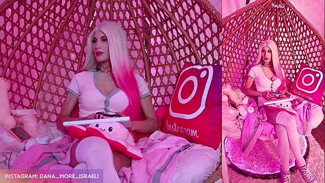 Snapshot of dana_more chatting on 10.24.25 dana more online show from 10.24.25