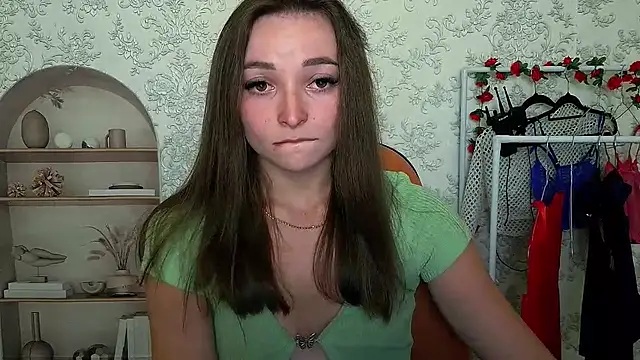  Barbie Kiss  online show from 09.26.25