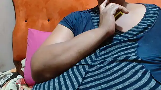 tinagiant online show from 10.14.25