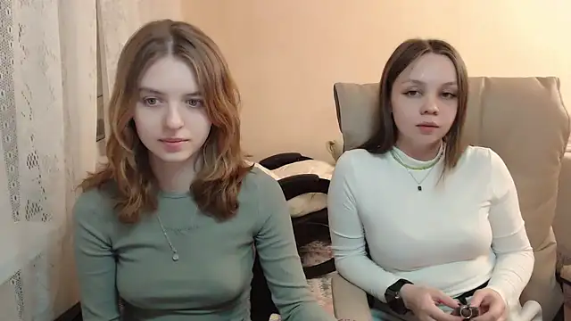 Emi1y Angel11 online show from 01.28.25