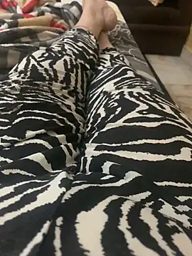 Snapshot of heena13 chatting on 11.04.25 heena13 online show from 11.04.25