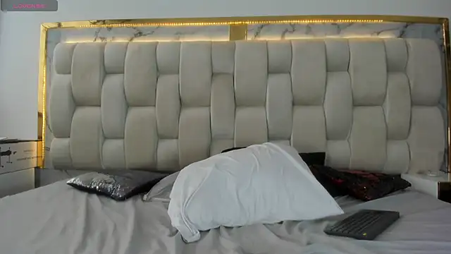 Hanna lens online show from 01.15.26