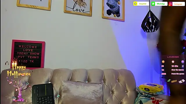 Snapshot of alanavega11 chatting on 10.04.25 alanavega11 online show from 10.04.25