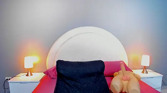 Snapshot of Eva_bigboobs chatting on 10.23.25 Eva bigboobs online show from 10.23.25