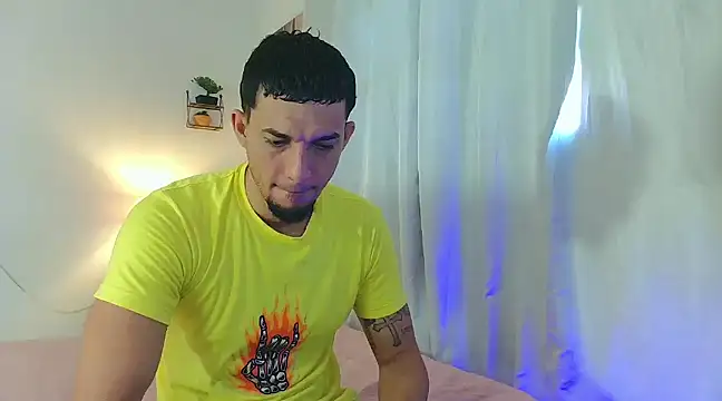 Snapshot of Jeff_Kent2 chatting on 12.10.24 Jeff Kent2 online show from 12.10.24