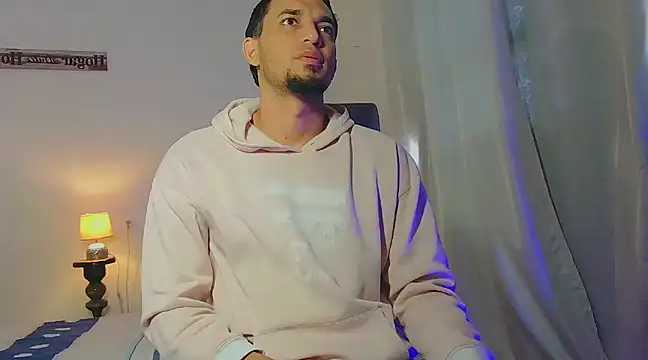 Snapshot of Jeff_Kent2 chatting on 12.11.24 Jeff Kent2 online show from 12.11.24