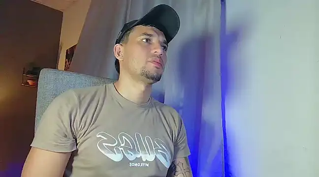 Snapshot of Jeff_Kent2 chatting on 02.04.25 Jeff Kent2 online show from 02.04.25