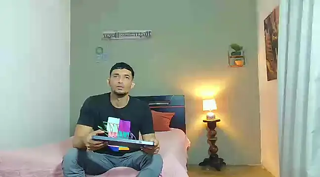 Snapshot of Jeff_Kent2 chatting on 02.15.25 Jeff Kent2 online show from 02.15.25