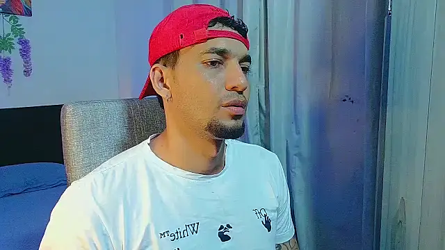 Snapshot of Jeff_Kent2 chatting on 10.23.25 Jeff Kent2 online show from 10.23.25