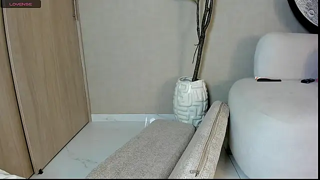 emily huddson  online show from 06.22.26