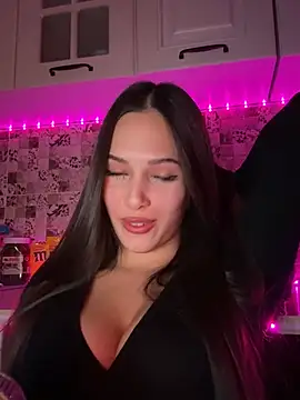 EricaWalls online show from 02.20.25