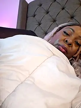 Snapshot of XXXLollipopsJuicy chatting on 10.05.25 XXXLollipopsJuicy online show from 10.05.25