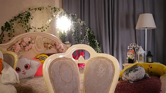 MonaEldon online show from 12.17.25