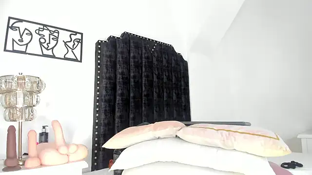 katrina moore online show from 02.13.25