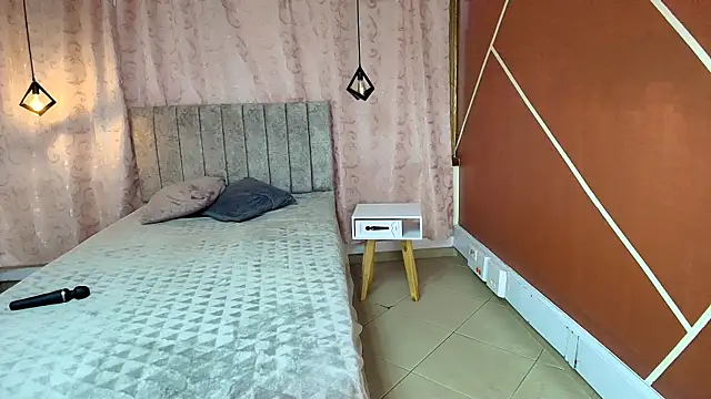 VioletaScott  online show from 01.04.25