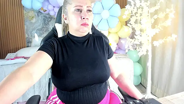 Danna topless online show from 04.13.26