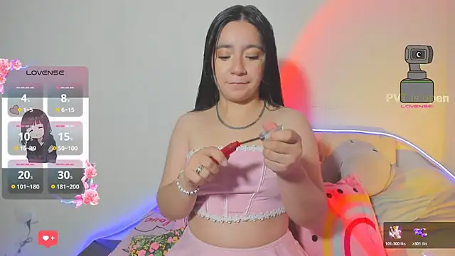 Snapshot of litle_mily_ chatting on 11.06.25 litle mily online show from 11.06.25