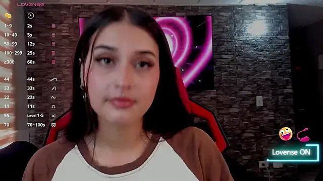 Snapshot of Charlotte_greys chatting on 02.26.26 Charlotte greys online show from 02.26.26