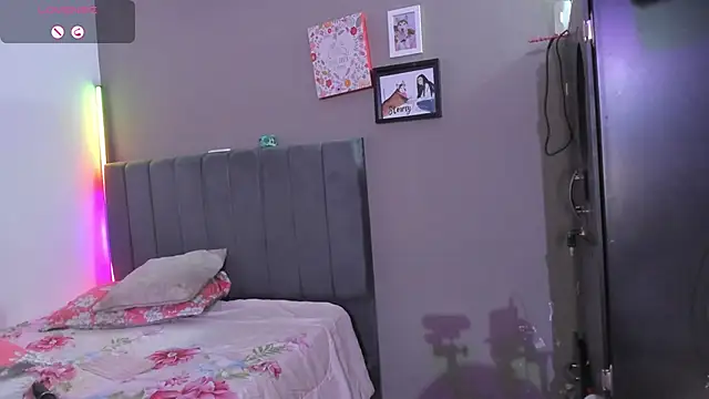 curvy jhacky online show from 03.15.25