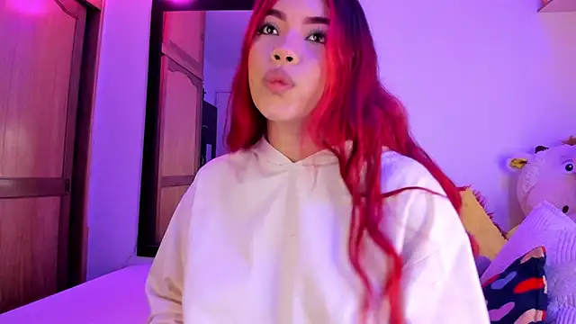 Snapshot of Lee_Ash chatting on 09.30.25 Lee Ash online show from 09.30.25