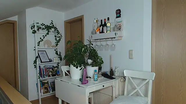 Snapshot of BrownieyQueen chatting on 12.02.24 BrownieyQueen online show from 12.02.24