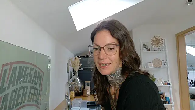 Snapshot of BrownieyQueen chatting on 07.18.26 BrownieyQueen online show from 07.18.26