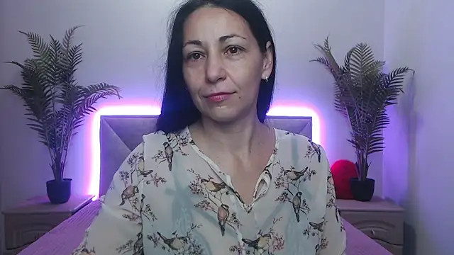 Snapshot of LiluGrants chatting on 11.04.25 LiluGrants online show from 11.04.25