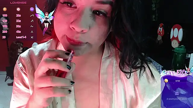 Snapshot of MaggaCass chatting on 12.06.24 MaggaCass online show from 12.06.24