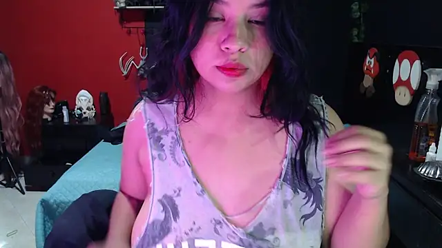 Snapshot of MaggaCass chatting on 12.13.24 MaggaCass online show from 12.13.24