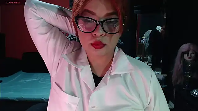 Snapshot of MaggaCass chatting on 01.23.25 MaggaCass online show from 01.23.25