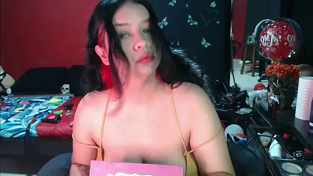 Snapshot of MaggaCass chatting on 02.16.25 MaggaCass online show from 02.16.25