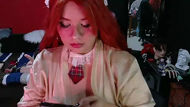 Snapshot of MaggaCass chatting on 03.08.25 MaggaCass online show from 03.08.25