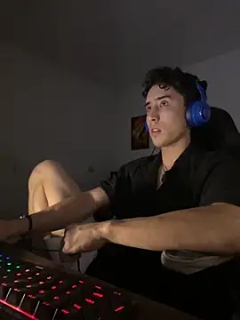 Snapshot of gojo_satoru_18 chatting on 11.27.25 gojo satoru 18 online show from 11.27.25