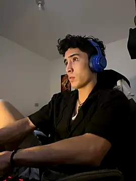 Snapshot of gojo_satoru_18 chatting on 12.05.25 gojo satoru 18 online show from 12.05.25