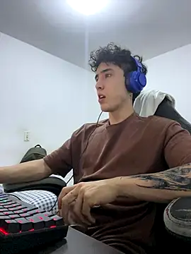 Snapshot of gojo_satoru_18 chatting on 12.14.25 gojo satoru 18 online show from 12.14.25