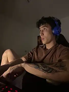 Snapshot of gojo_satoru_18 chatting on 12.16.25 gojo satoru 18 online show from 12.16.25