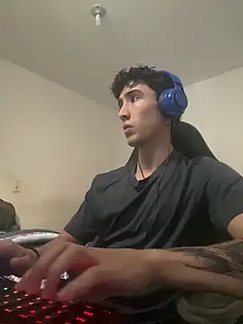 Snapshot of gojo_satoru_18 chatting on 12.17.25 gojo satoru 18 online show from 12.17.25