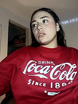 Snapshot of helena_smith chatting on 12.06.24 helena smith online show from 12.06.24